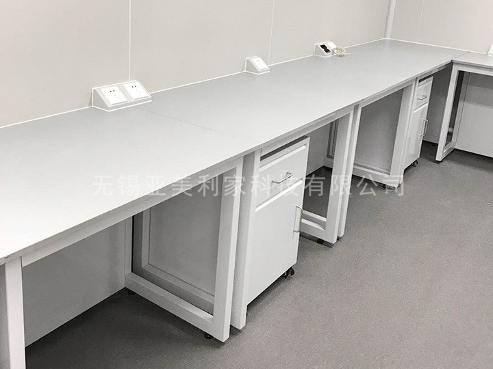 Steel and wood laboratory countertop