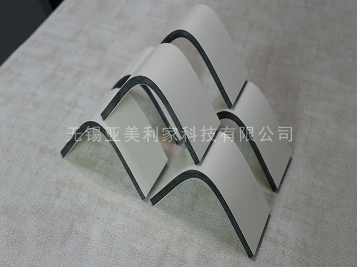 Bending compact laminate