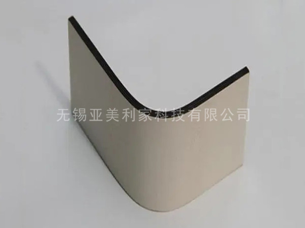 Bending compact laminate